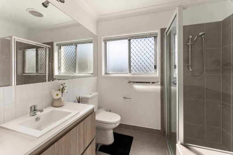 Photo - 25 Rowley Street, Strathpine QLD 4500 - Image 11