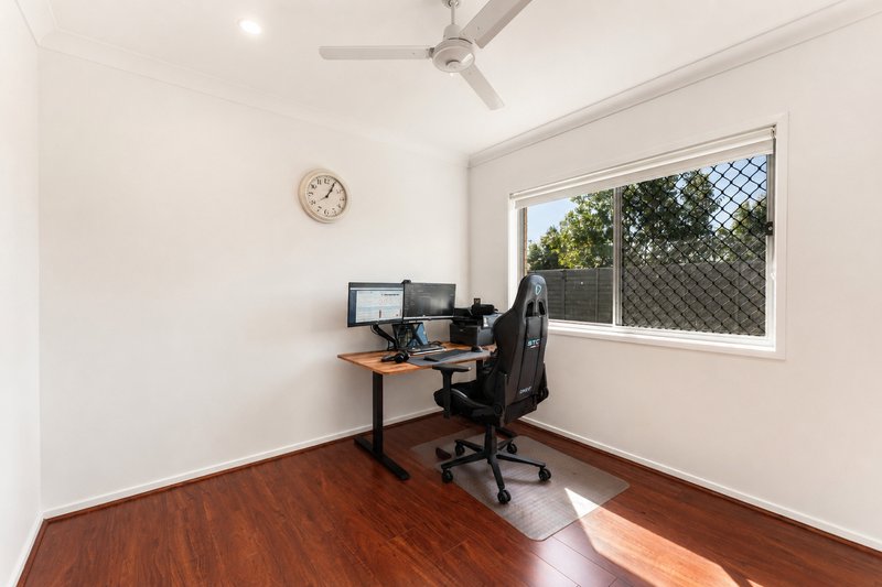 Photo - 25 Rowley Street, Strathpine QLD 4500 - Image 13
