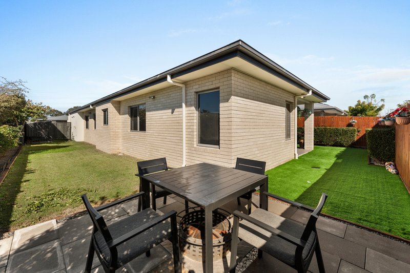 Photo - 25 Rowley Street, Strathpine QLD 4500 - Image 15