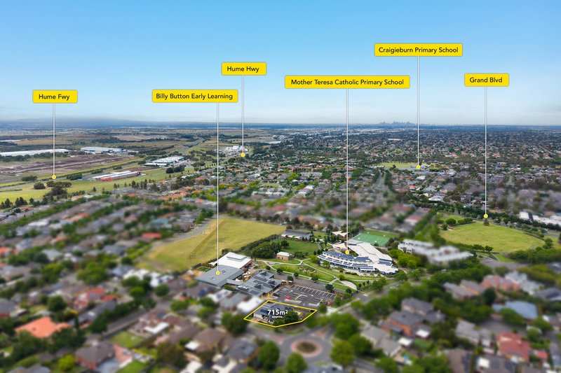 Photo - 25 Royal Terrace, Craigieburn VIC 3064 - Image 22