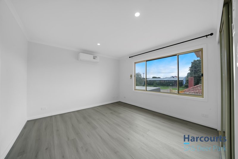 Photo - 2/5 Ruth Street, St Albans VIC 3021 - Image 5