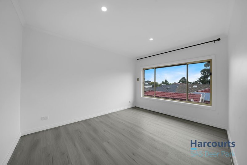 Photo - 2/5 Ruth Street, St Albans VIC 3021 - Image 7