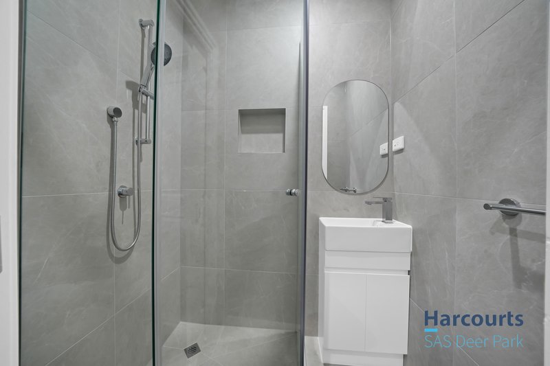 Photo - 2/5 Ruth Street, St Albans VIC 3021 - Image 8