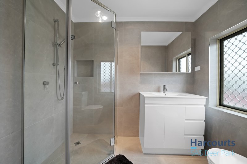 Photo - 2/5 Ruth Street, St Albans VIC 3021 - Image 10