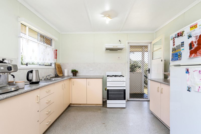 Photo - 25 Rutherford Street, Stafford Heights QLD 4053 - Image 4