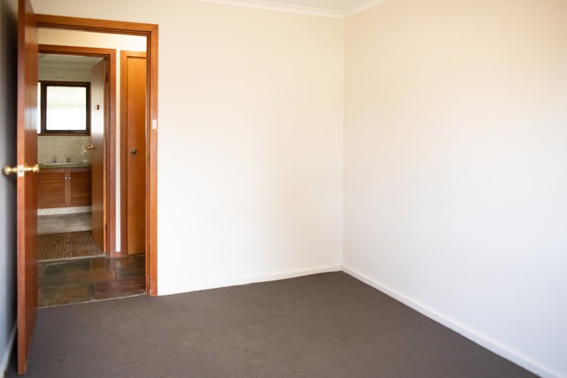 Photo - 25 Salisbury Avenue, Morphett Vale SA 5162 - Image 11