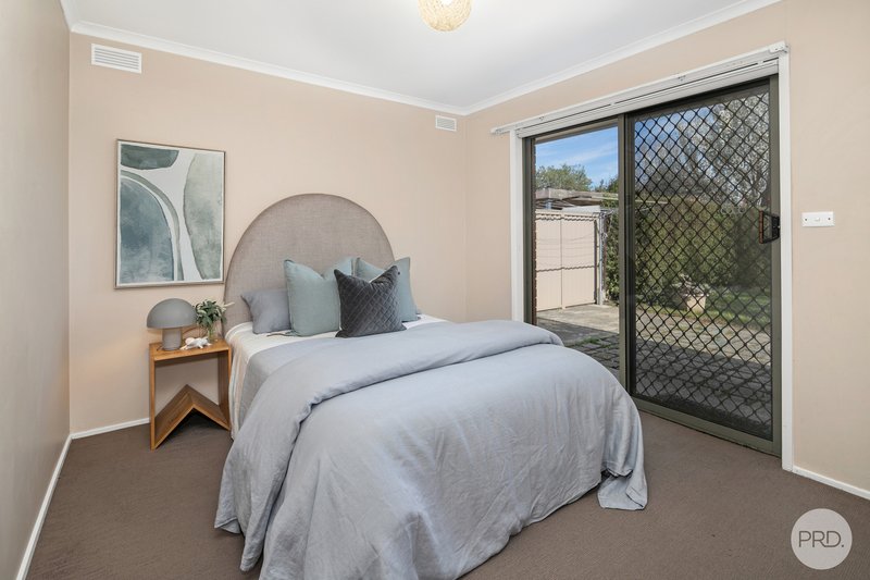 Photo - 25 Salisbury Avenue, Newington VIC 3350 - Image 7