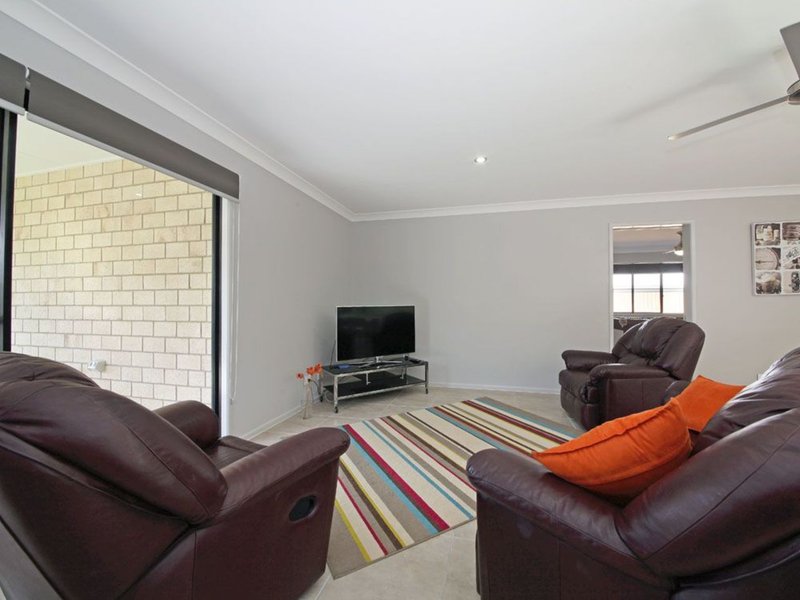 Photo - 25 Sandstone Way, Little Mountain QLD 4551 - Image 9