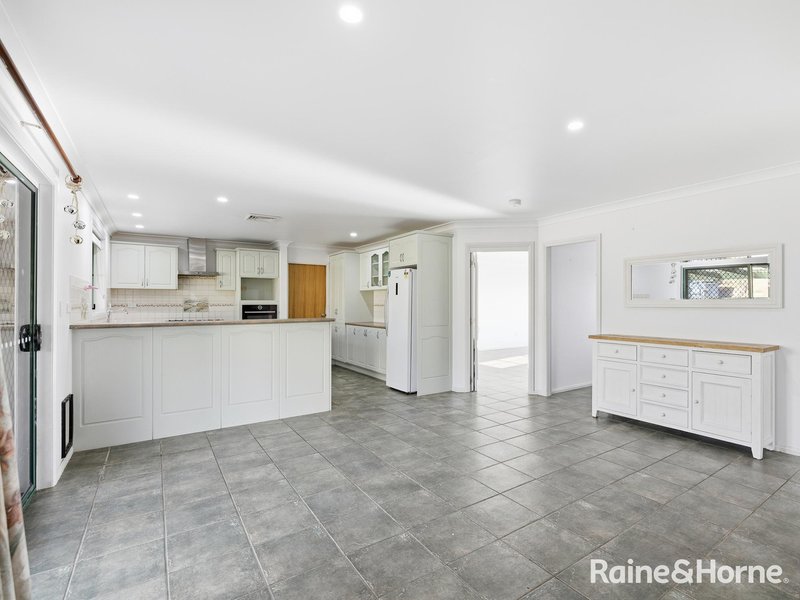 Photo - 25 Sapphire Crescent, Kelso NSW 2795 - Image 3