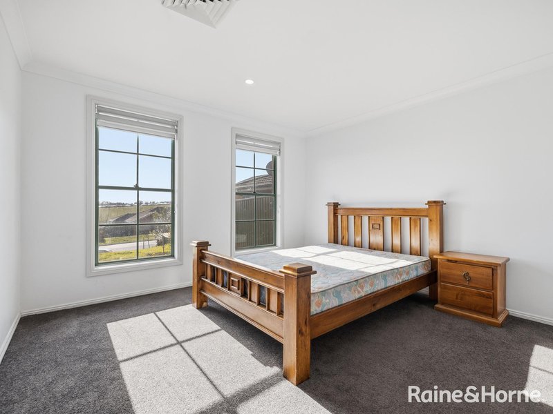Photo - 25 Sapphire Crescent, Kelso NSW 2795 - Image 7
