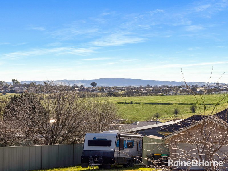 Photo - 25 Sapphire Crescent, Kelso NSW 2795 - Image 8
