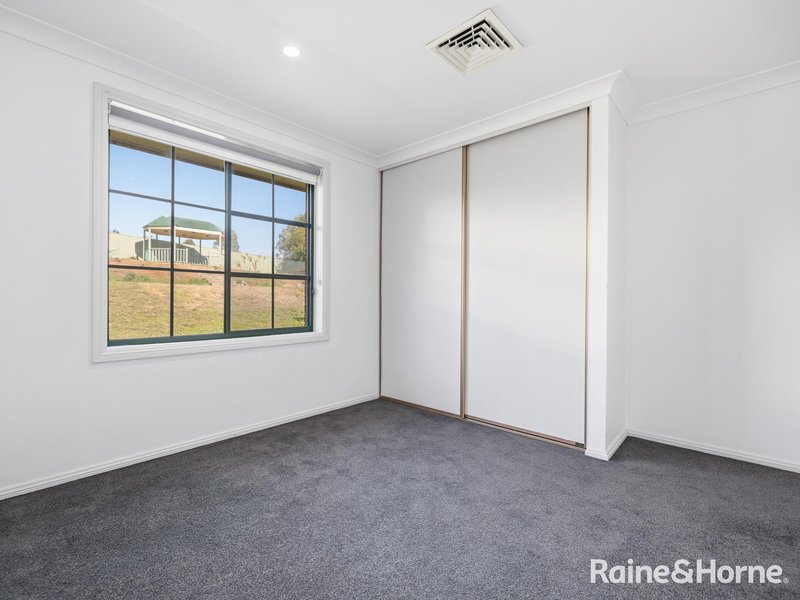 Photo - 25 Sapphire Crescent, Kelso NSW 2795 - Image 10