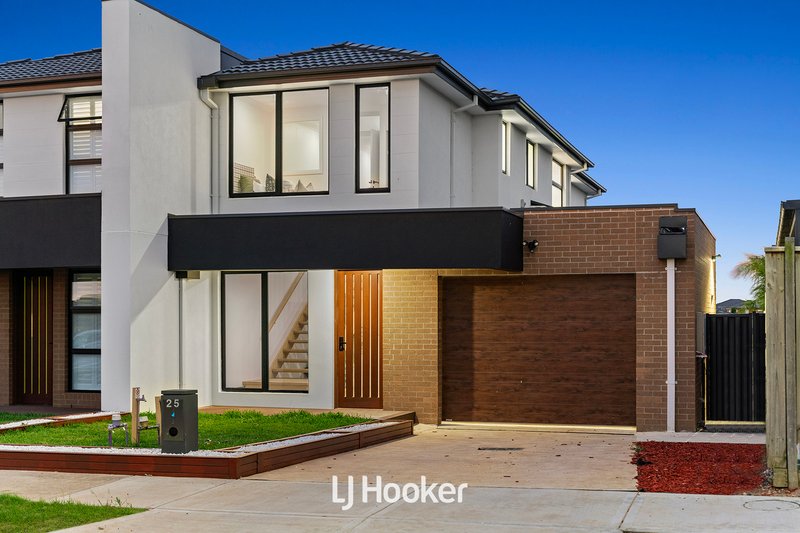 25 Sark Street, Clyde North VIC 3978