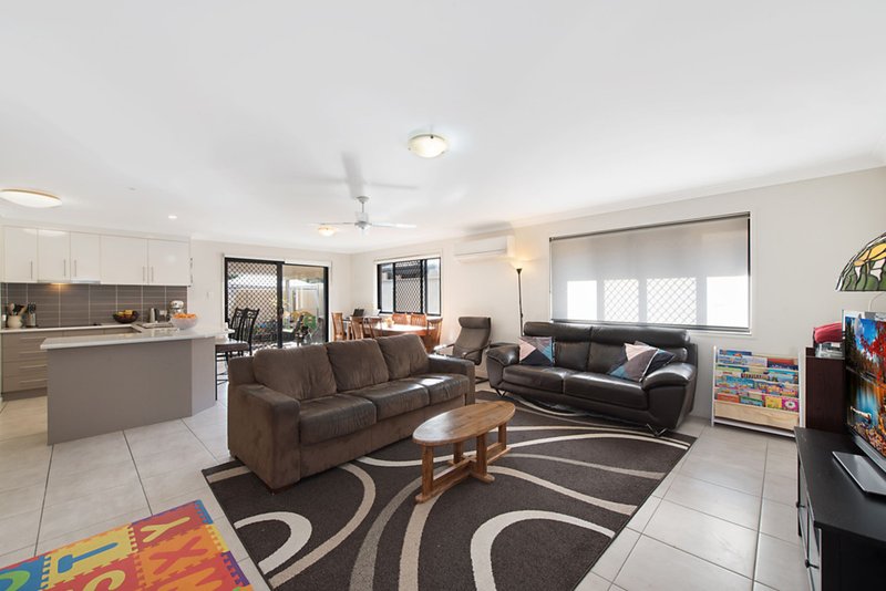 Photo - 25 Sasha Street, Wynnum West QLD 4178 - Image 3