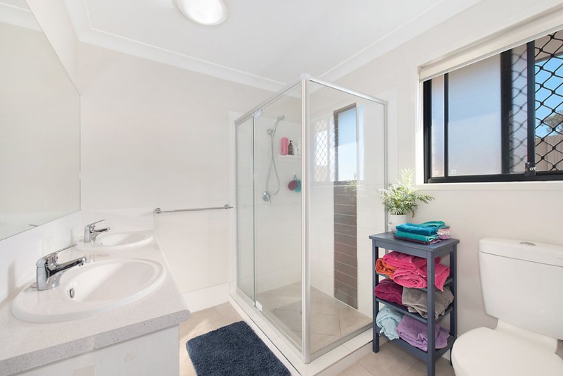 Photo - 25 Sasha Street, Wynnum West QLD 4178 - Image 5