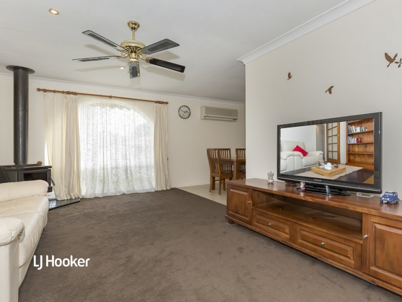 Photo - 25 Saturn Crescent, Modbury North SA 5092 - Image 3