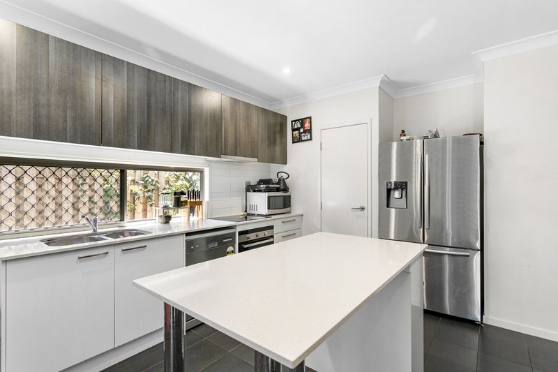 Photo - 25 Seabreeze Circuit, Deception Bay QLD 4508 - Image 3