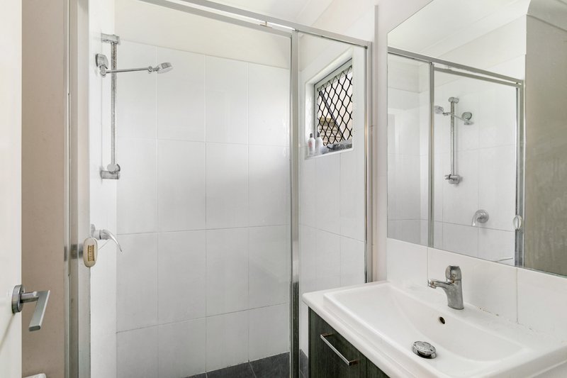 Photo - 25 Seabreeze Circuit, Deception Bay QLD 4508 - Image 6