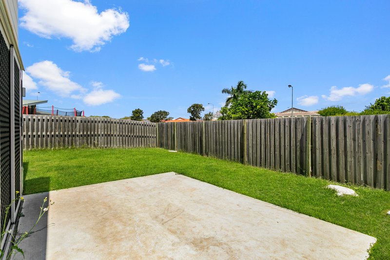 Photo - 25 Seabreeze Circuit, Deception Bay QLD 4508 - Image 8