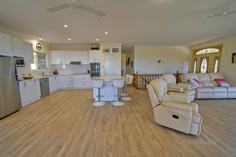 Photo - 25 Seaspray Drive, Agnes Water QLD 4677 - Image 4