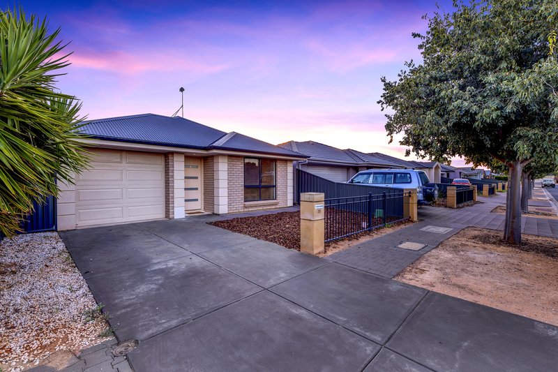 Photo - 25 Semillon Crescent, Andrews Farm SA 5114 - Image 2