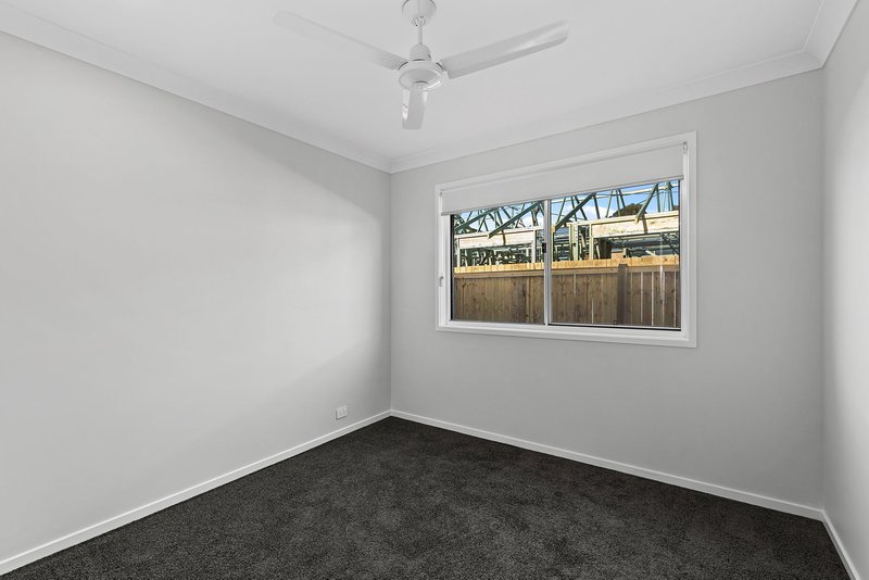 Photo - 2/5 Shanti Lane, Morayfield QLD 4506 - Image 4