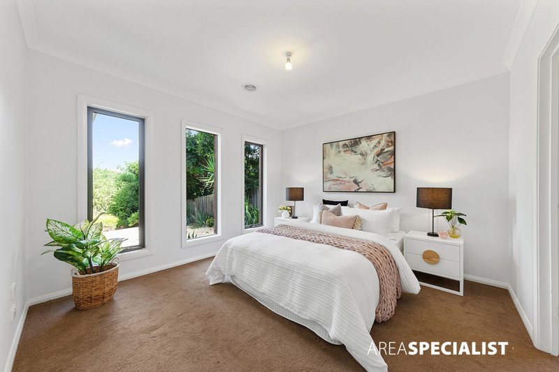 Photo - 25 Shetland Court, Pakenham VIC 3810 - Image 6