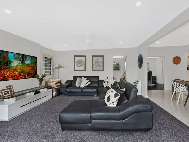 Photo - 25 Shortland Avenue, Killarney Vale NSW 2261 - Image 2