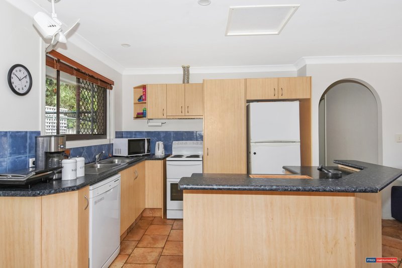 Photo - 2/5 Shrike Court, Burleigh Waters QLD 4220 - Image 2