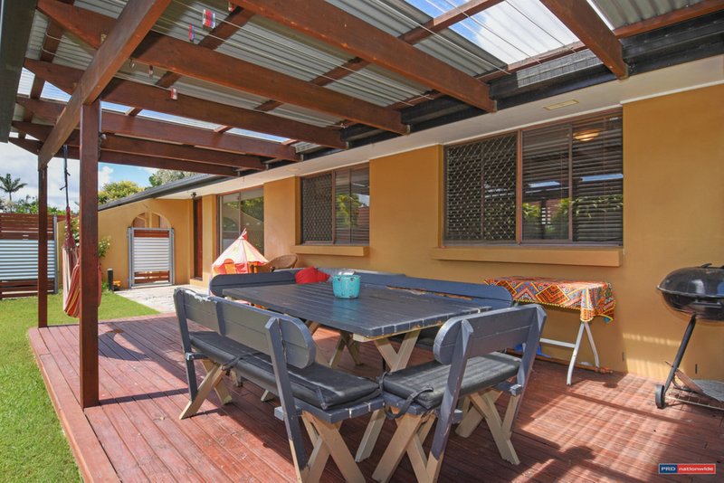 Photo - 2/5 Shrike Court, Burleigh Waters QLD 4220 - Image 10