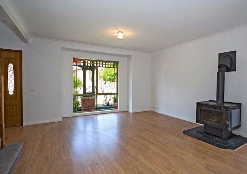 Photo - 25 Silverleaf Row, Menai NSW 2234 - Image 4