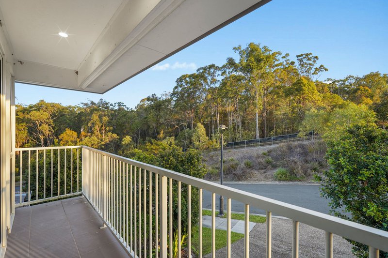 Photo - 25 Silvertop Crescent, Spring Mountain QLD 4300 - Image 8