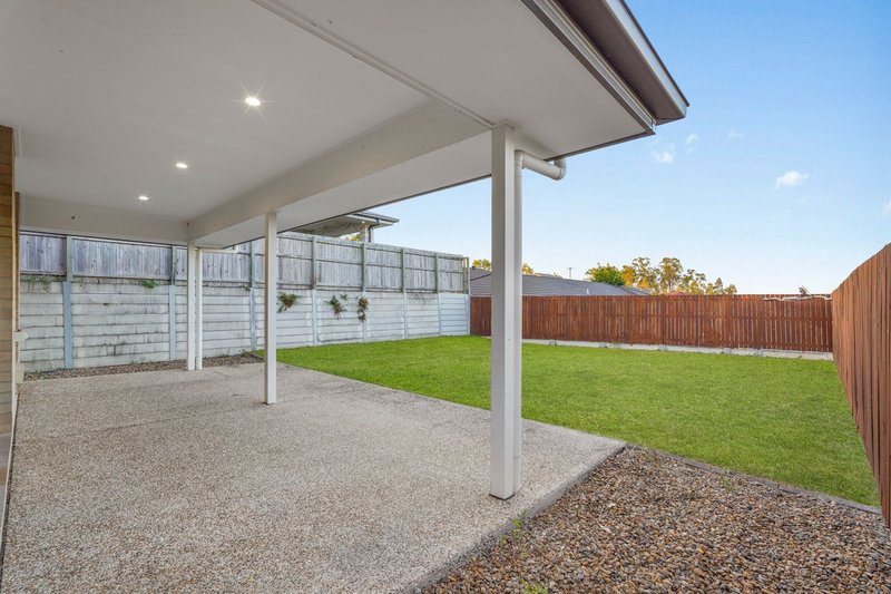 Photo - 25 Silvertop Crescent, Spring Mountain QLD 4300 - Image 15