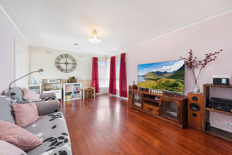 Photo - 25 Sinclair Road, Bayswater VIC 3153 - Image 7