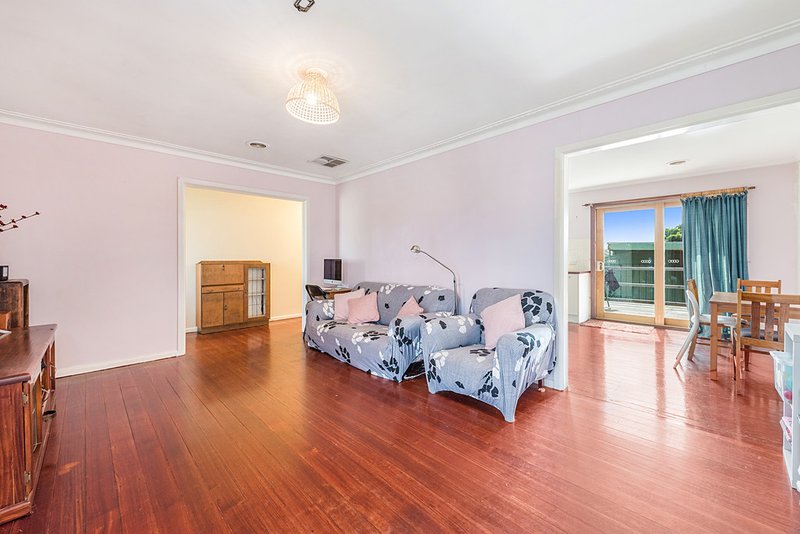 Photo - 25 Sinclair Road, Bayswater VIC 3153 - Image 8