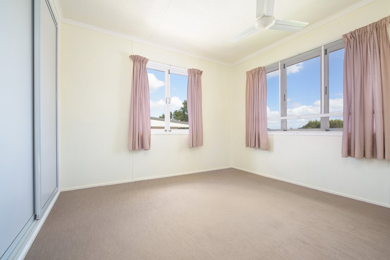 Photo - 25 Smith Street, West Gladstone QLD 4680 - Image 9