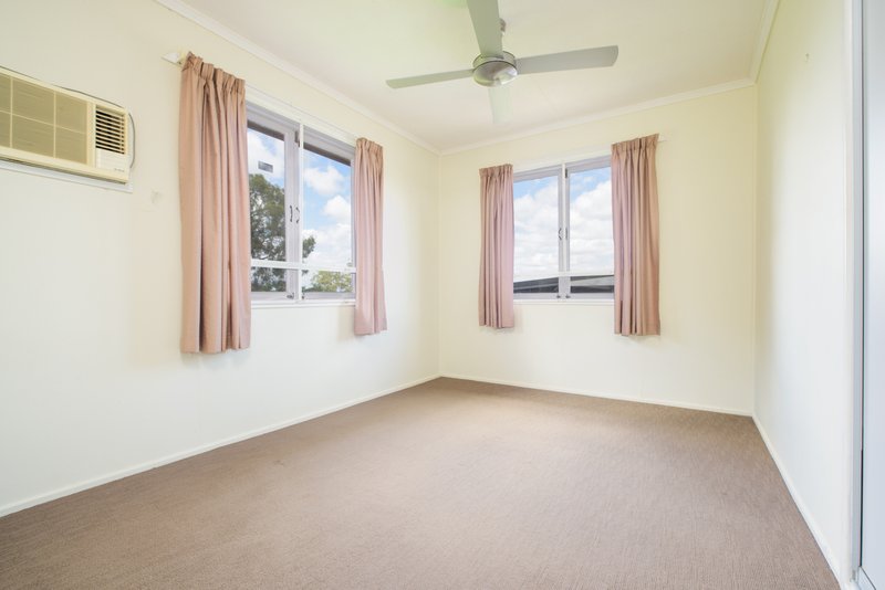 Photo - 25 Smith Street, West Gladstone QLD 4680 - Image 10