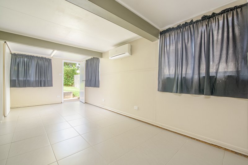 Photo - 25 Smith Street, West Gladstone QLD 4680 - Image 12