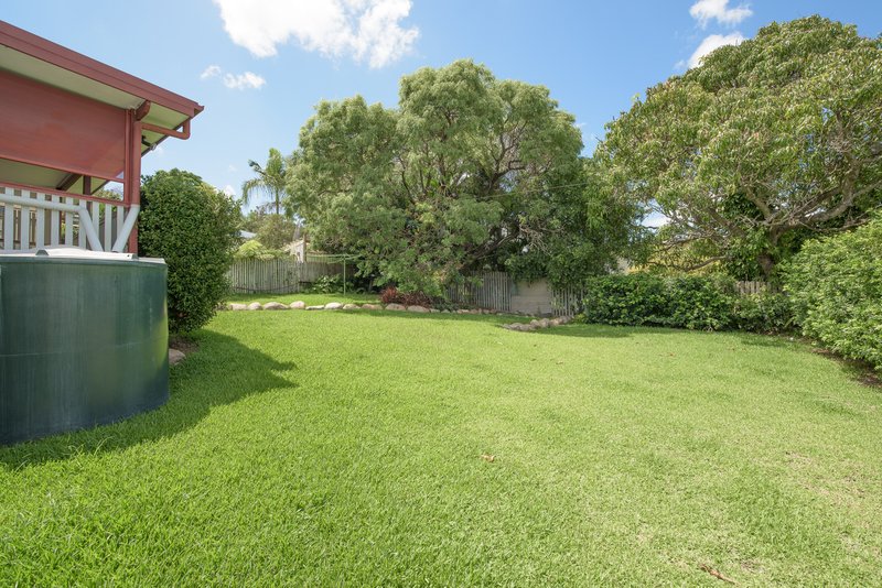 Photo - 25 Smith Street, West Gladstone QLD 4680 - Image 17