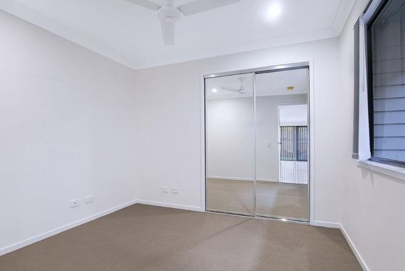 Photo - 2/5 Sophora St , Holmview QLD 4207 - Image 5