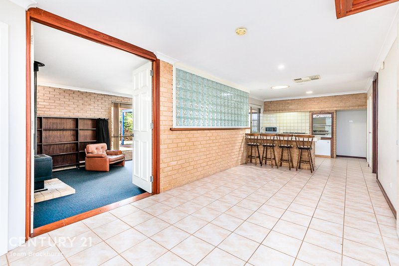 Photo - 25 Sovereign Drive, Thornlie WA 6108 - Image 3