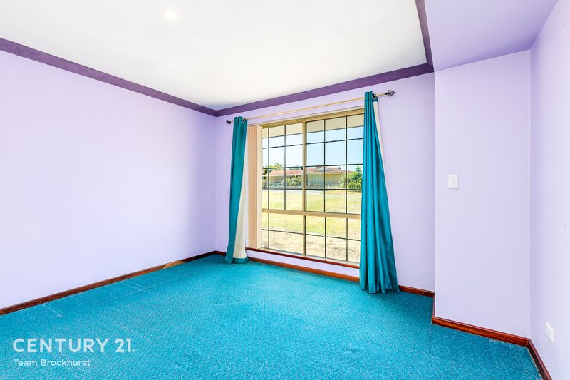 Photo - 25 Sovereign Drive, Thornlie WA 6108 - Image 18