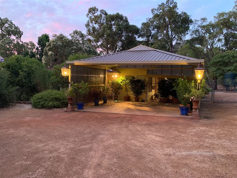 Photo - 25 Spur Place, Bullsbrook WA 6084 - Image 2