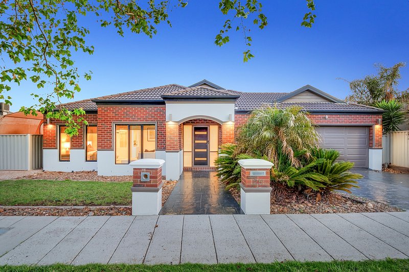 25 St Andrews Drive, Craigieburn VIC 3064