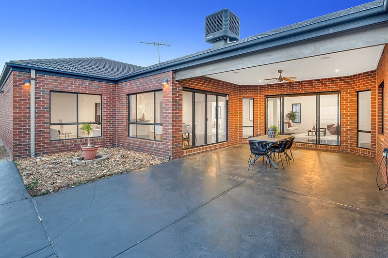 Photo - 25 St Andrews Drive, Craigieburn VIC 3064 - Image 22