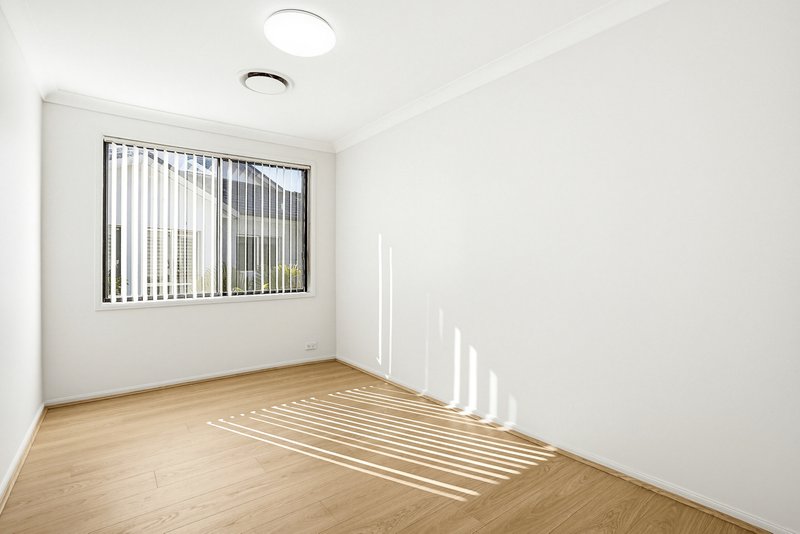 Photo - 25 St Georges Crescent, Cecil Hills NSW 2171 - Image 12