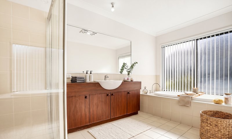 Photo - 25 St Georges Crescent, Cecil Hills NSW 2171 - Image 13