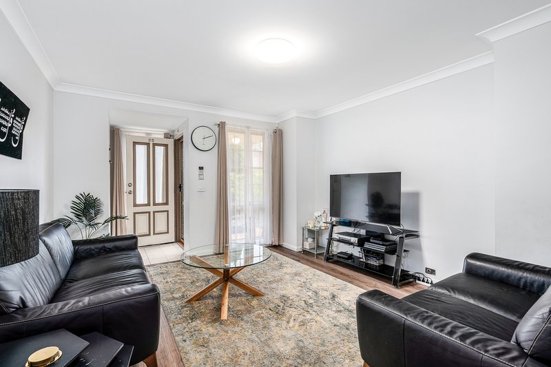 Photo - 25 St Pauls Way, Blacktown NSW 2148 - Image 2