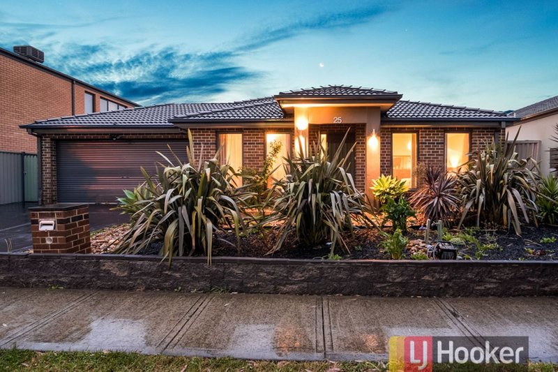 25 Statley Drive, Cranbourne East VIC 3977