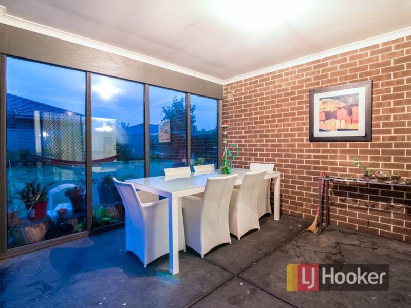 Photo - 25 Statley Drive, Cranbourne East VIC 3977 - Image 13